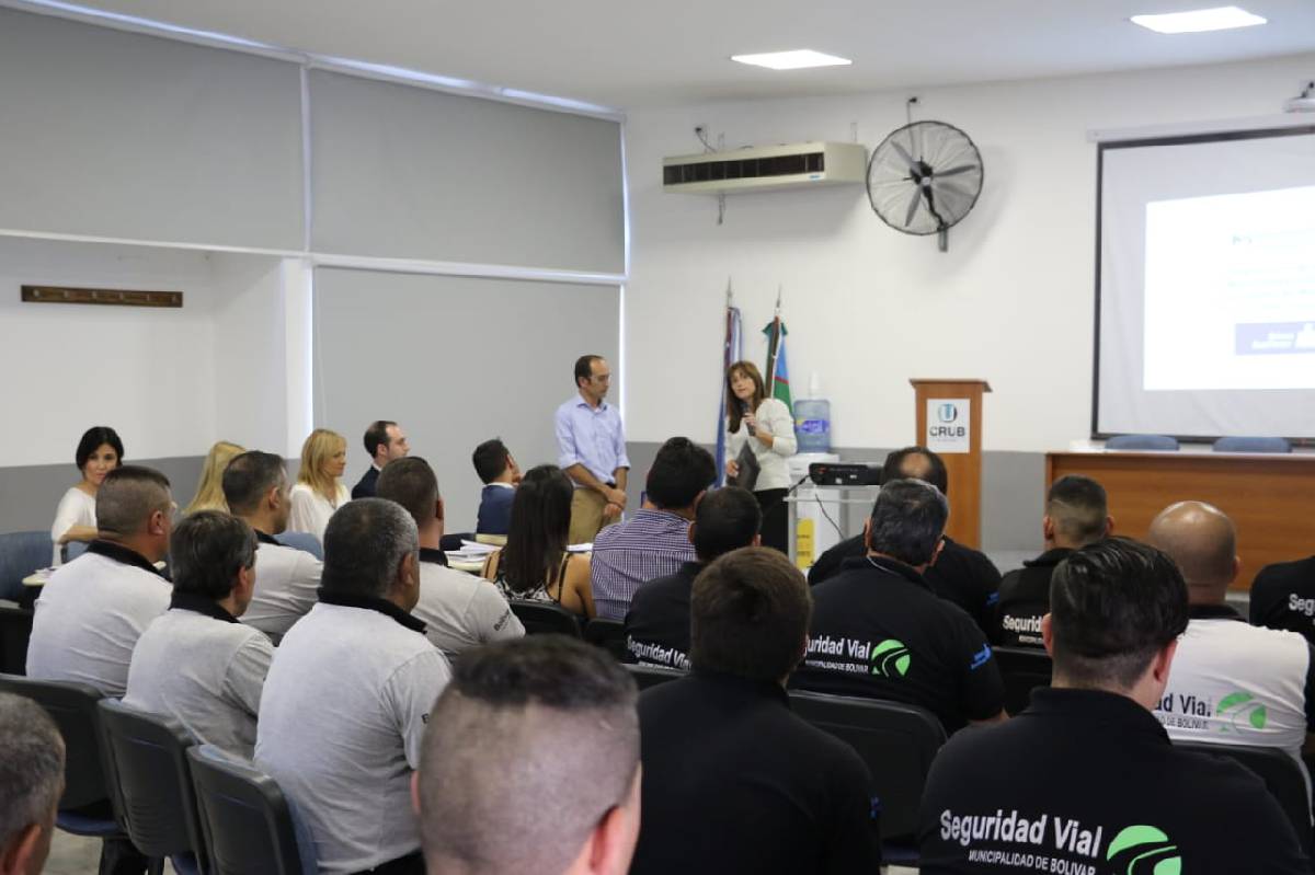 SE LLEVÓ A CABO UNA CAPACITACIÓN EN SEGURIDAD PÚBLICA PARA AGENTES MUNICIPALES