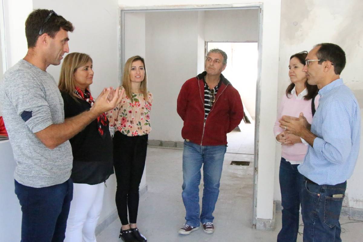 EL INTENDENTE PISANO RECORRIÓ LA OBRA DE LA ESCUELA DE EDUCACIÓN ESPECIAL N° 502