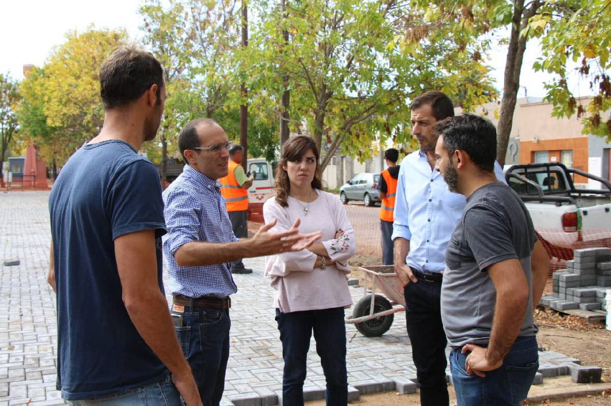 PISANO Y BUCCA RECORRIERON JUNTOS LA PLAZA JORGE NEWBERY