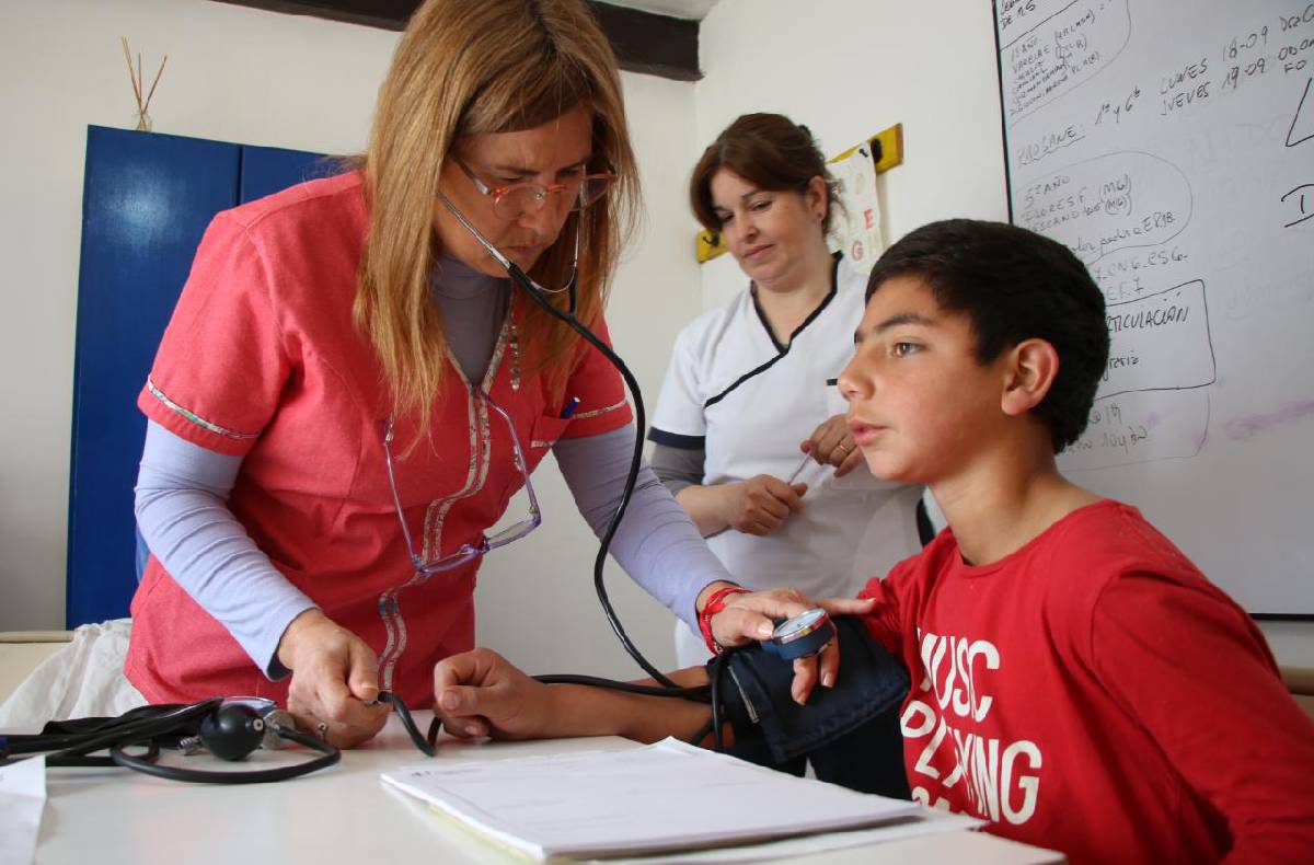 LA MUNICIPALIDAD REALIZÓ UN CONTROL DE LIBRETAS SANITARIAS EN LA ESCUELA N°40