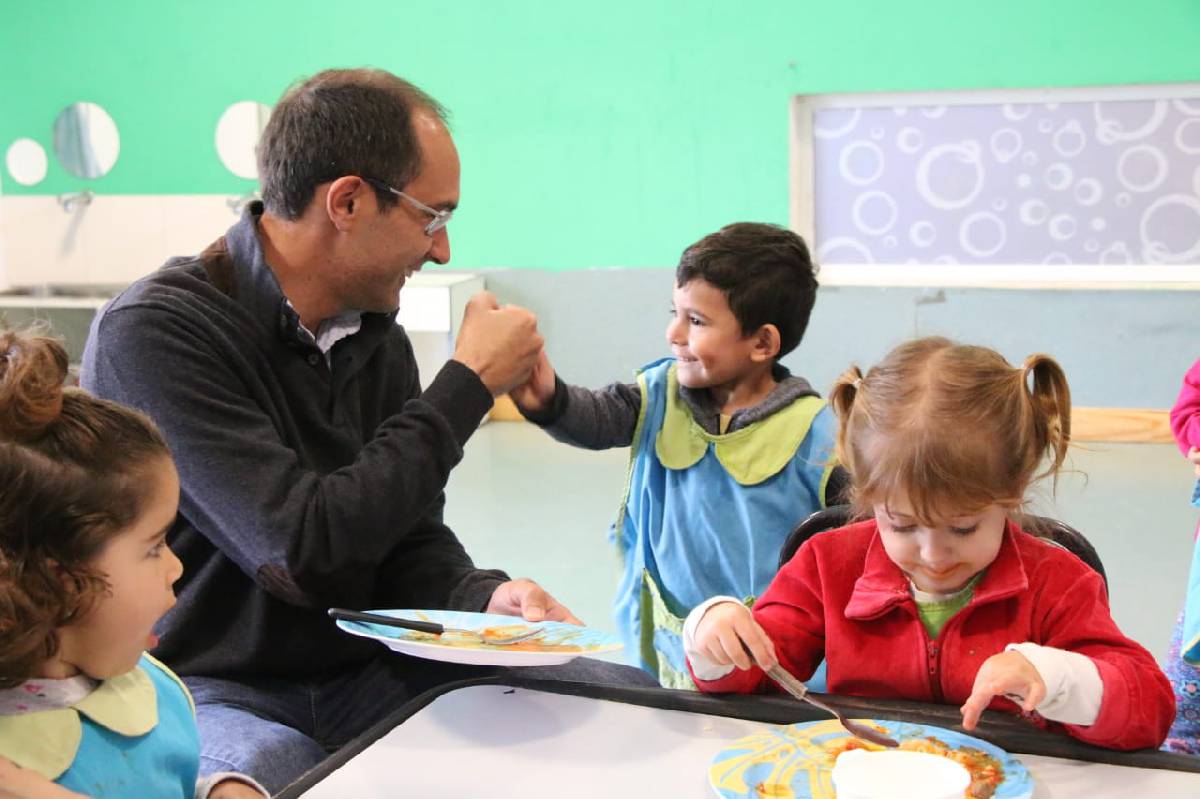 EL INTENDENTE MARCOS PISANO VISITÓ EL JARDÍN MATERNAL MUNICIPAL EL REINO DEL REVÉS