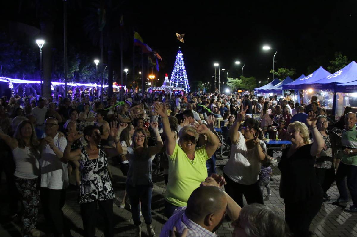 LA MUNICIPALIDAD CERRÓ EL FIN DE SEMANA CON VARIADAS PROPUESTAS EN EL CENTRO CÍVICO