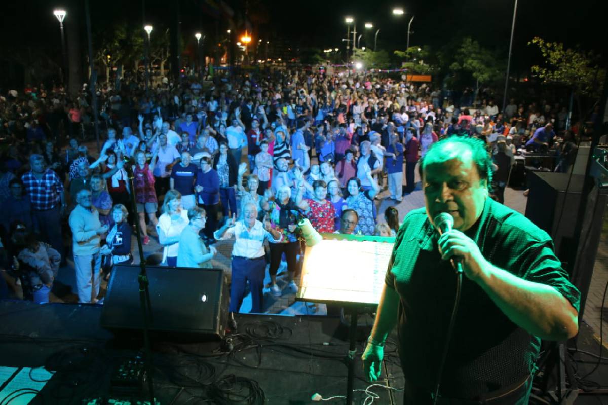 PASÓ LA PRIMERA NOCHE DE VERANO ACTIVO EN EL CENTRO CÍVICO