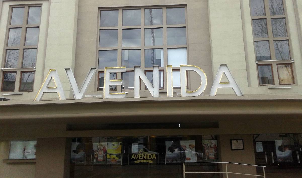 EL CINE AVENIDA LLEGA A LA LOCALIDAD DE HALE