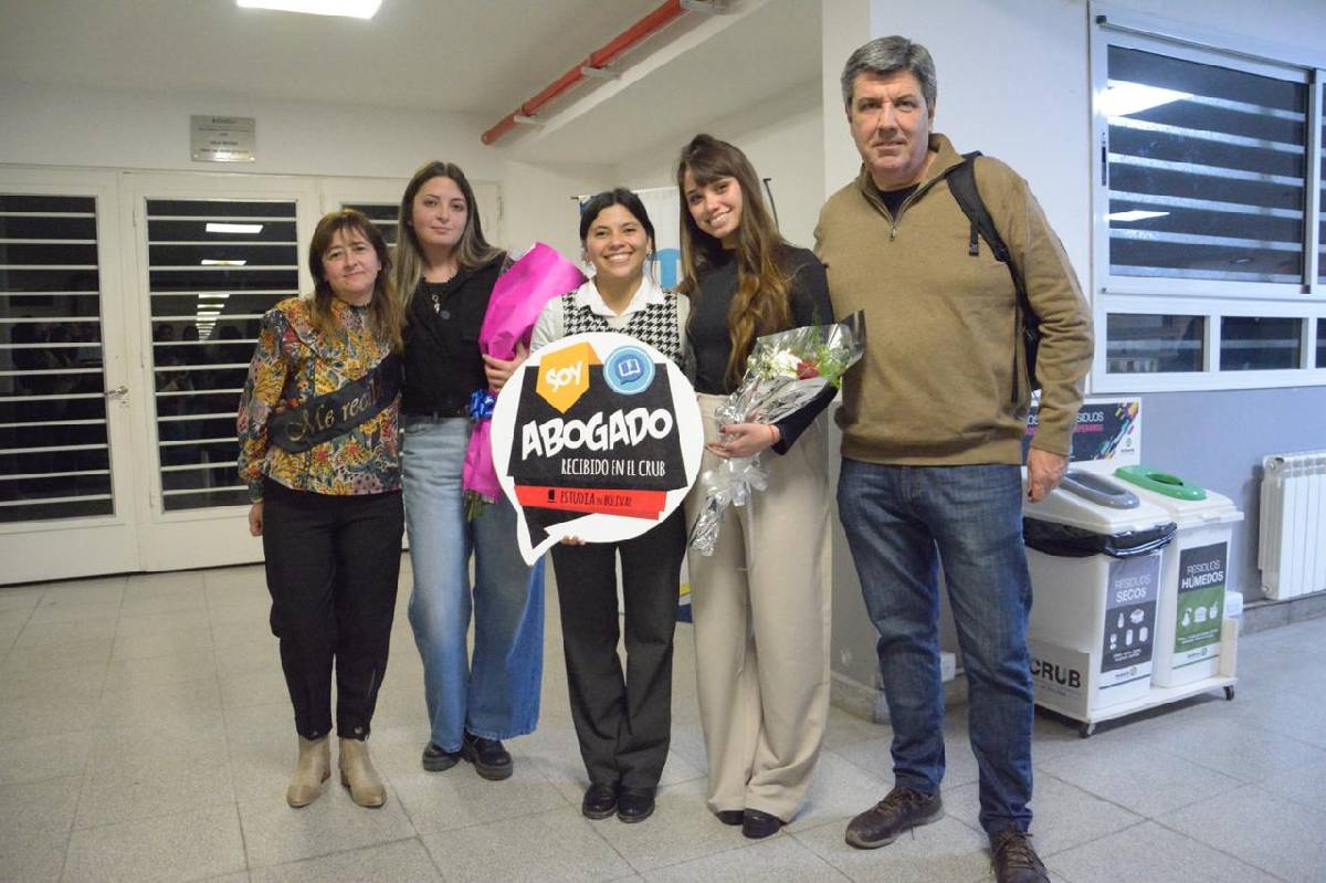 SE GRADUARON SEIS NUEVOS PROFESIONALES EN EL CRUB DE BOLÍVAR