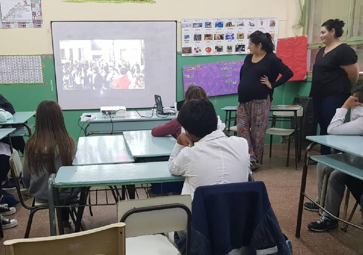 DERECHOS HUMANOS REALIZA UNA RECORRIDA POR LAS BALDOSAS POR LA MEMORIA