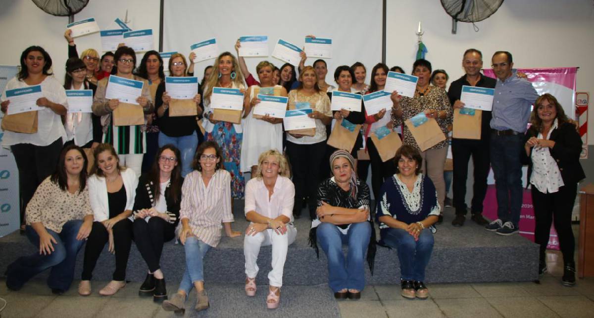 PISANO ACOMPAÑÓ A LOS NUEVOS CUIDADORES DOMICILIARIOS