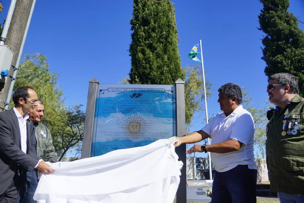 EL MUNICIPIO RINDIÓ HOMENAJE A LOS VETERANOS Y CAÍDOS EN LA GUERRA DE MALVINAS