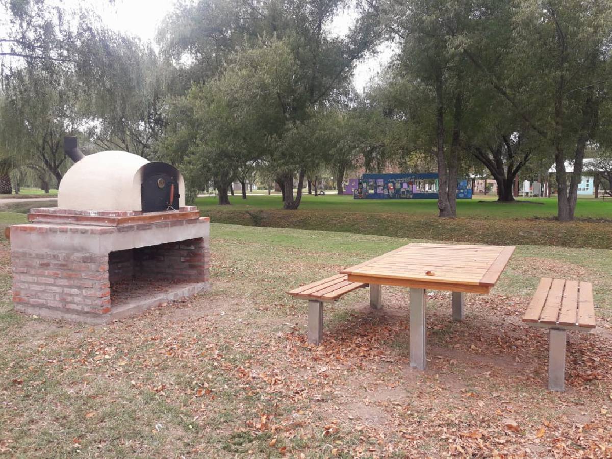 SE PRESENTARON LOS NUEVOS HORNOS DE BARRO EN EL PARQUE