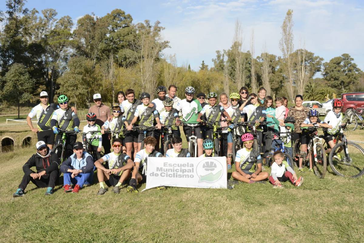 LA ESCUELA MUNICIPAL DE CICLISMO CELEBRÓ SU 12° ANIVERSARIO