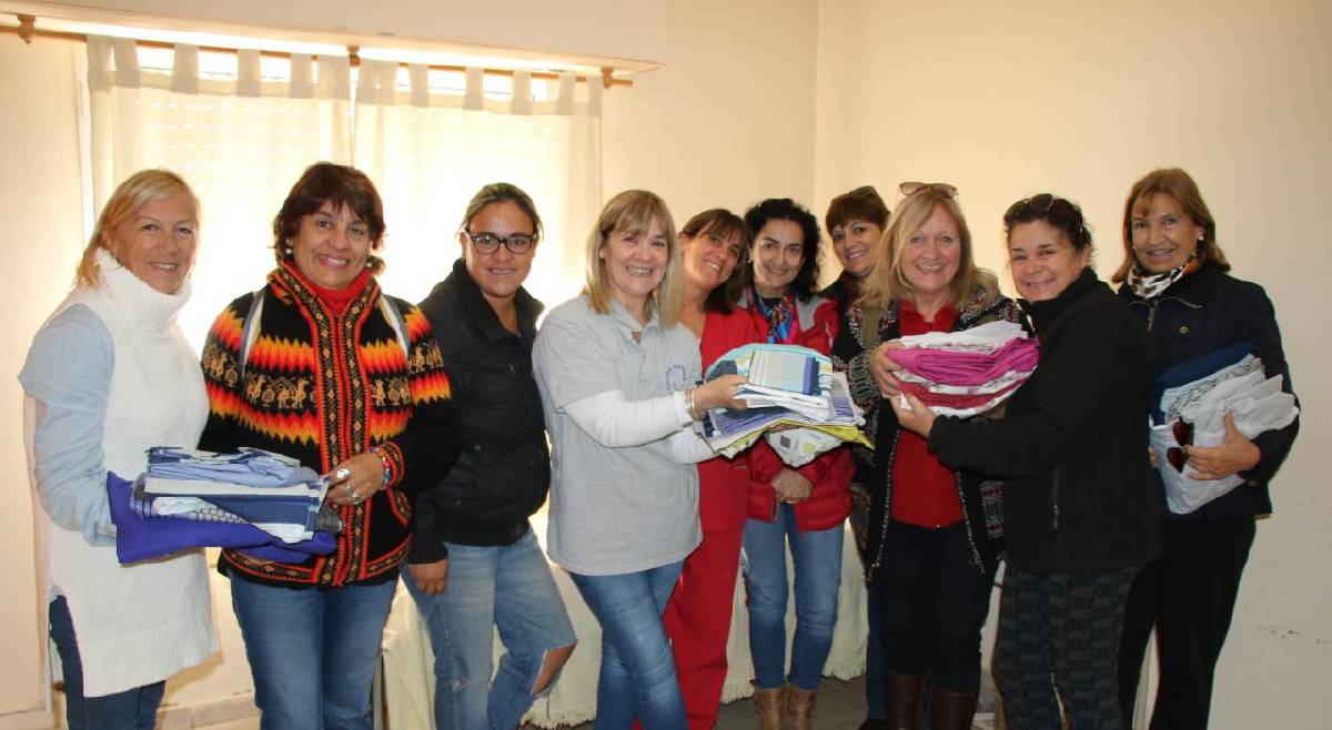 UNIENDO SONRISAS ENTREGÓ DONACIONES A CASA HOGAR