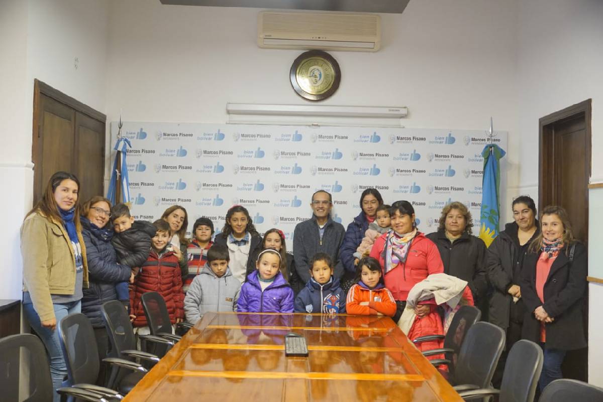 PISANO RECIBIÓ ALUMNOS DE LA ESCUELA PRIMARIA N°17 Y DEL JIRIMM N°1 DE UNZUE