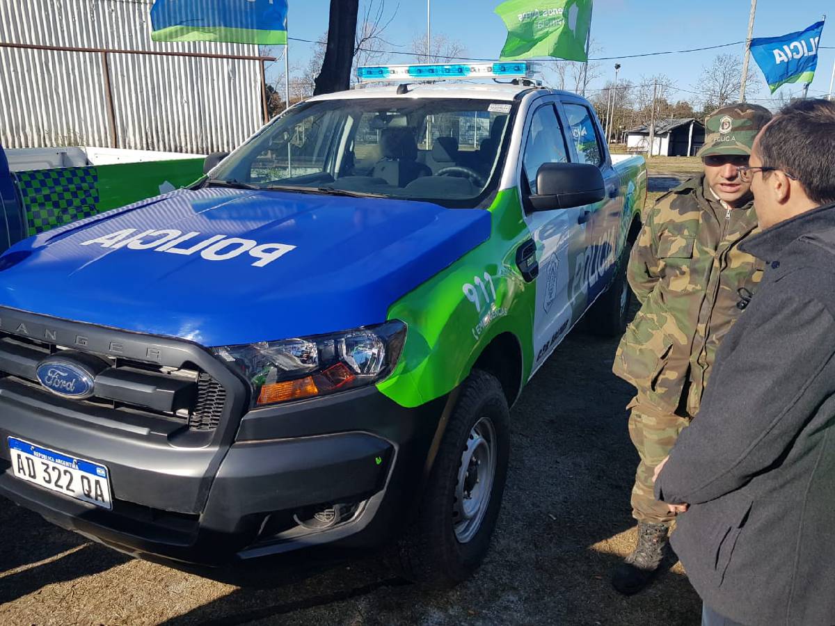 EL INTENDENTE PISANO RECIBIÓ EL NUEVO MÓVIL PARA LA PATRULLA RURAL