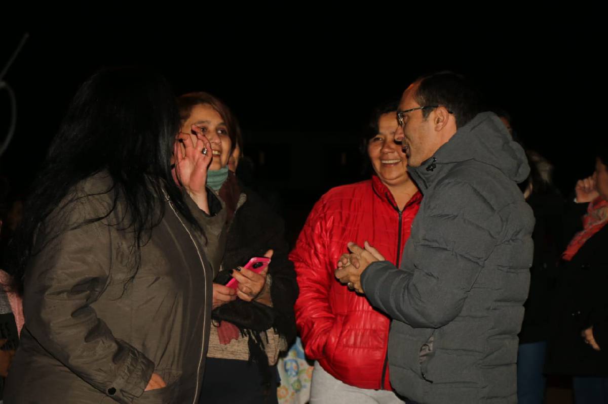 MARCOS PISANO ENCENDIÓ LAS LUCES DE LA CALLE JOSÉ CASTELLÁ