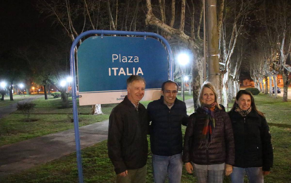 PISANO RECORRIÓ LA PUESTA EN VALOR DE PLAZA ITALIA Y ESPAÑA