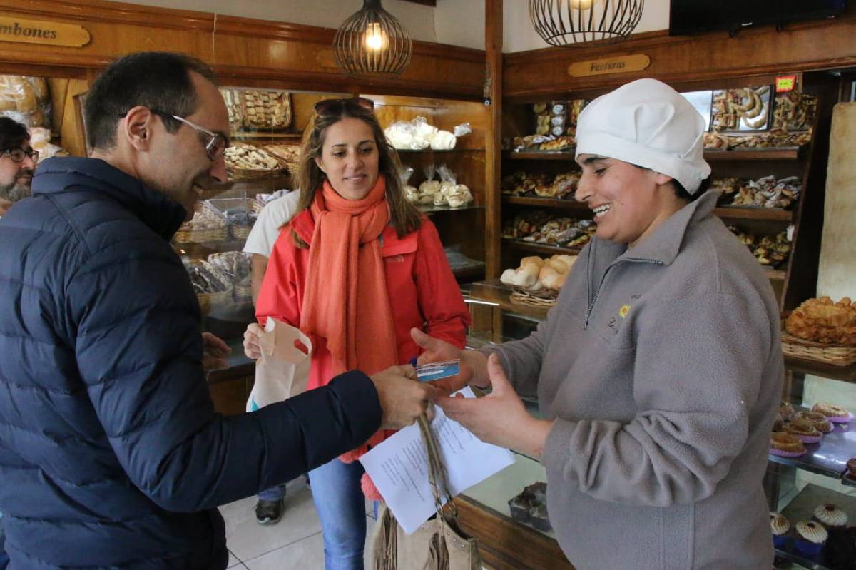EL INTENDENTE PISANO VISITÓ PANADERÍAS LOCALES