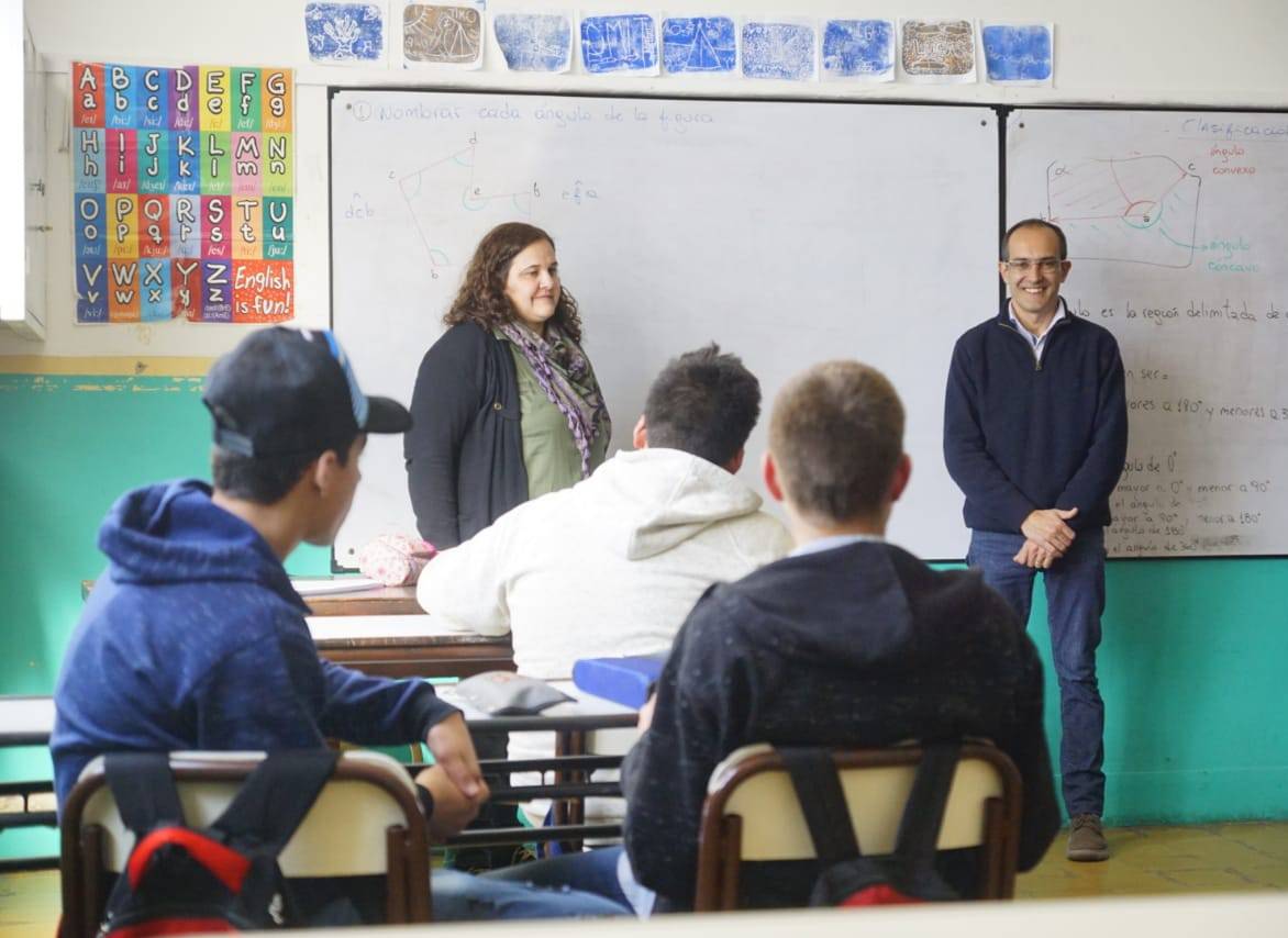 EL INTENDENTE MARCOS PISANO VISITÓ LA E.E.S N°8 DE HALE