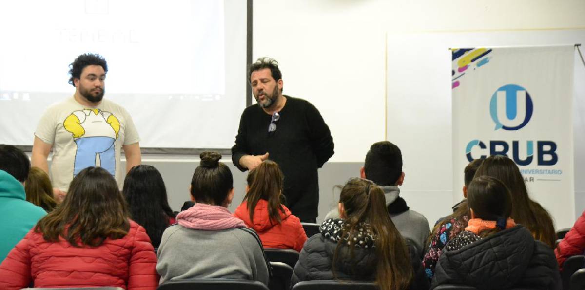 SE REALIZÓ UNA MÁSTER CLASS DE VIDEOJUEGOS EN EL CRUB