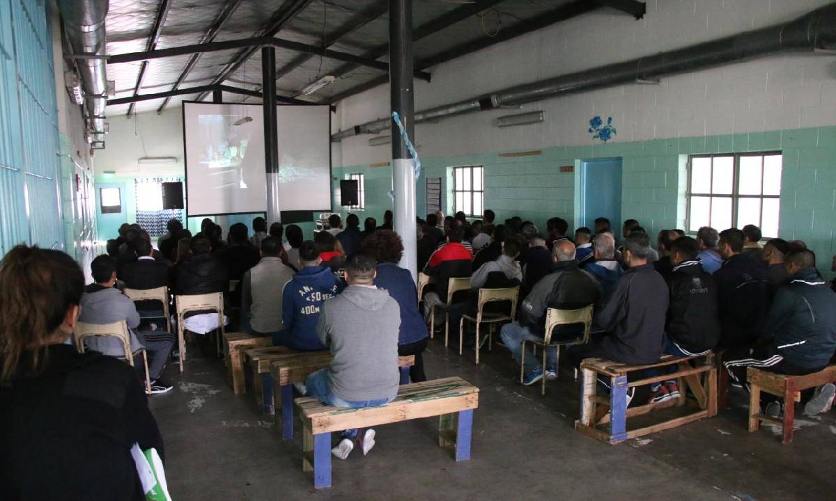 EL FESTIVAL DE CINE LEONARDO FAVIO LLEGÓ A LA UNIDAD N°17