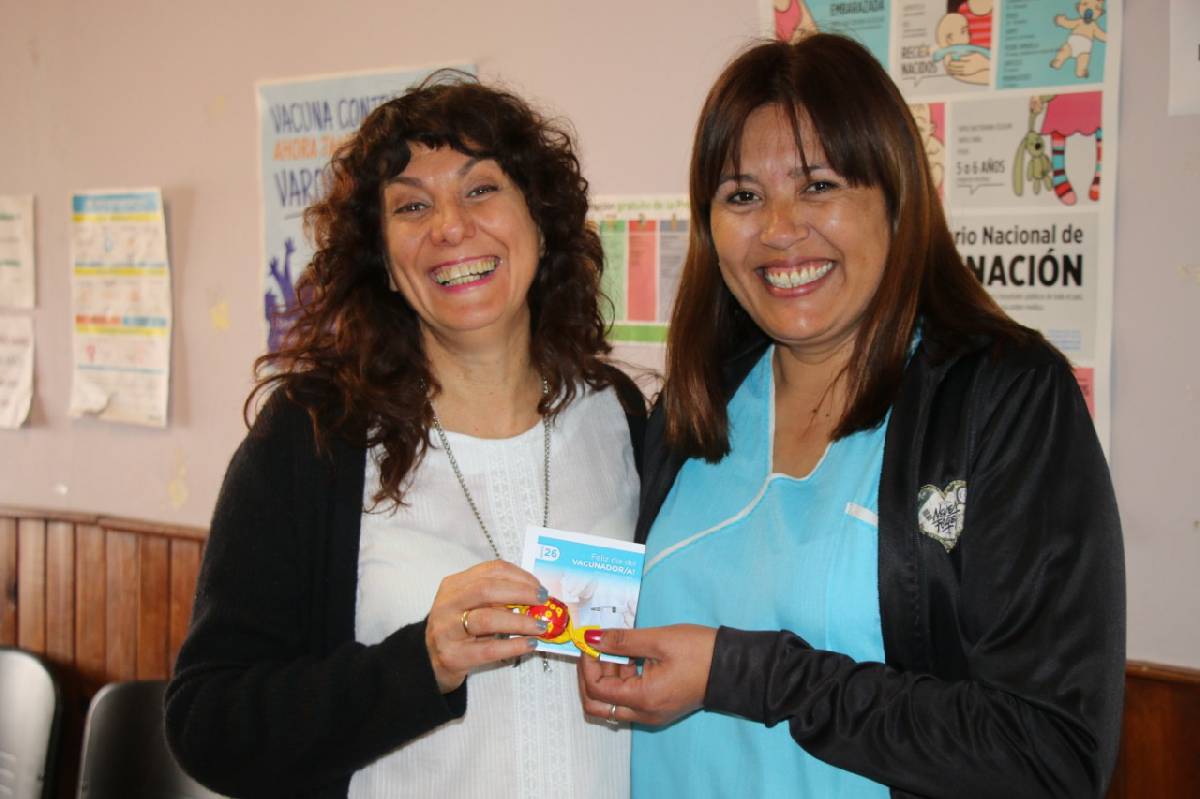 LA MUNICIPALIDAD SALUDÓ A LOS VACUNADORES EN SU DÍA