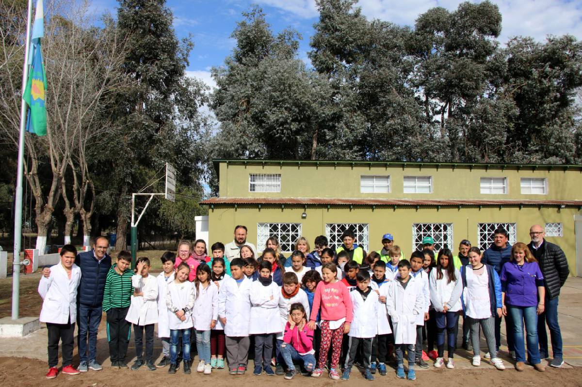 EL INTENDENTE PISANO REALIZÓ UNA JORNADA DE FORESTACIÓN CON INSTITUCIONES EDUCATIVAS