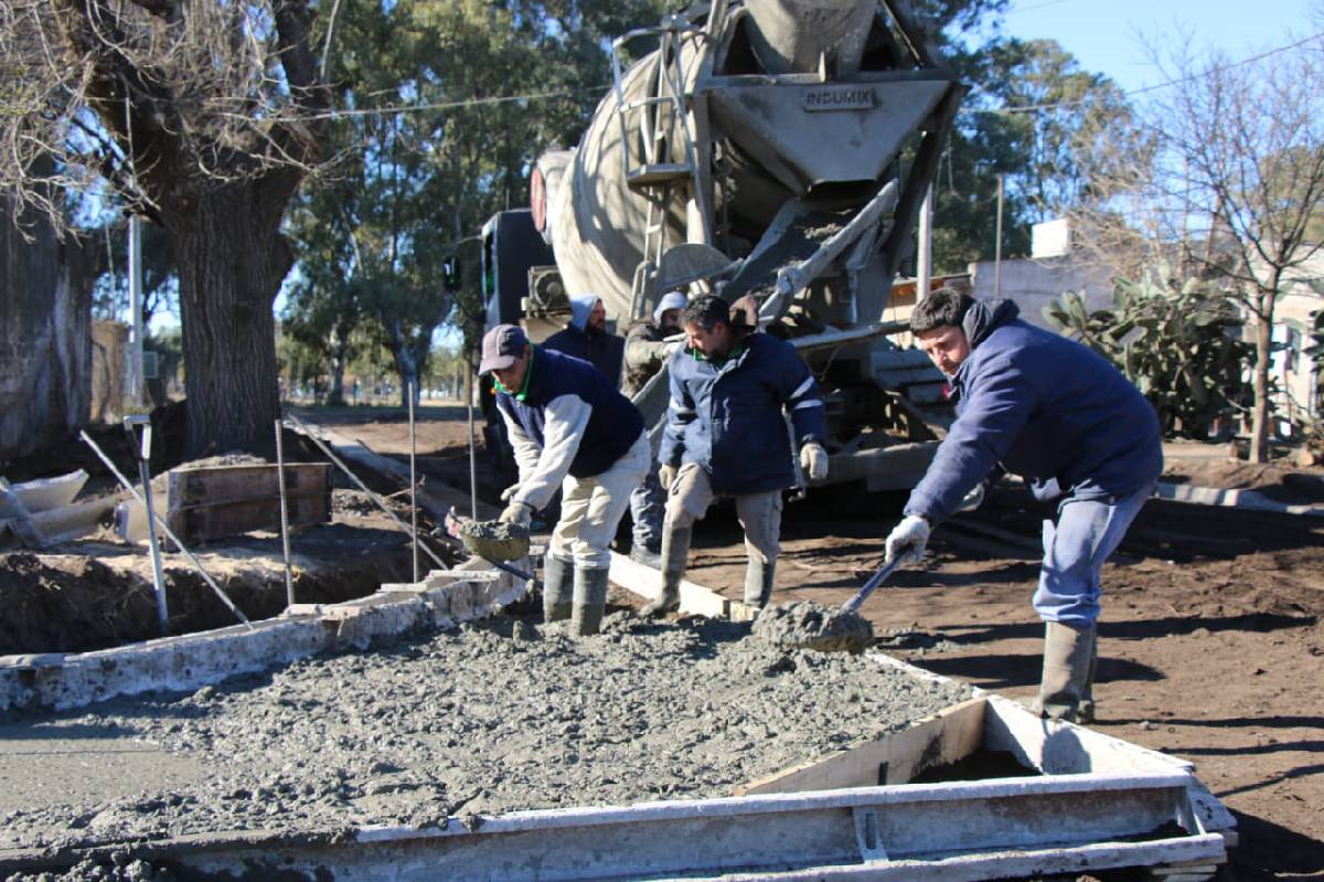 LA MUNICIPALIDAD SIGUE EJECUTANDO OBRAS EN DIFERENTES BARRIOS DE LA CIUDAD