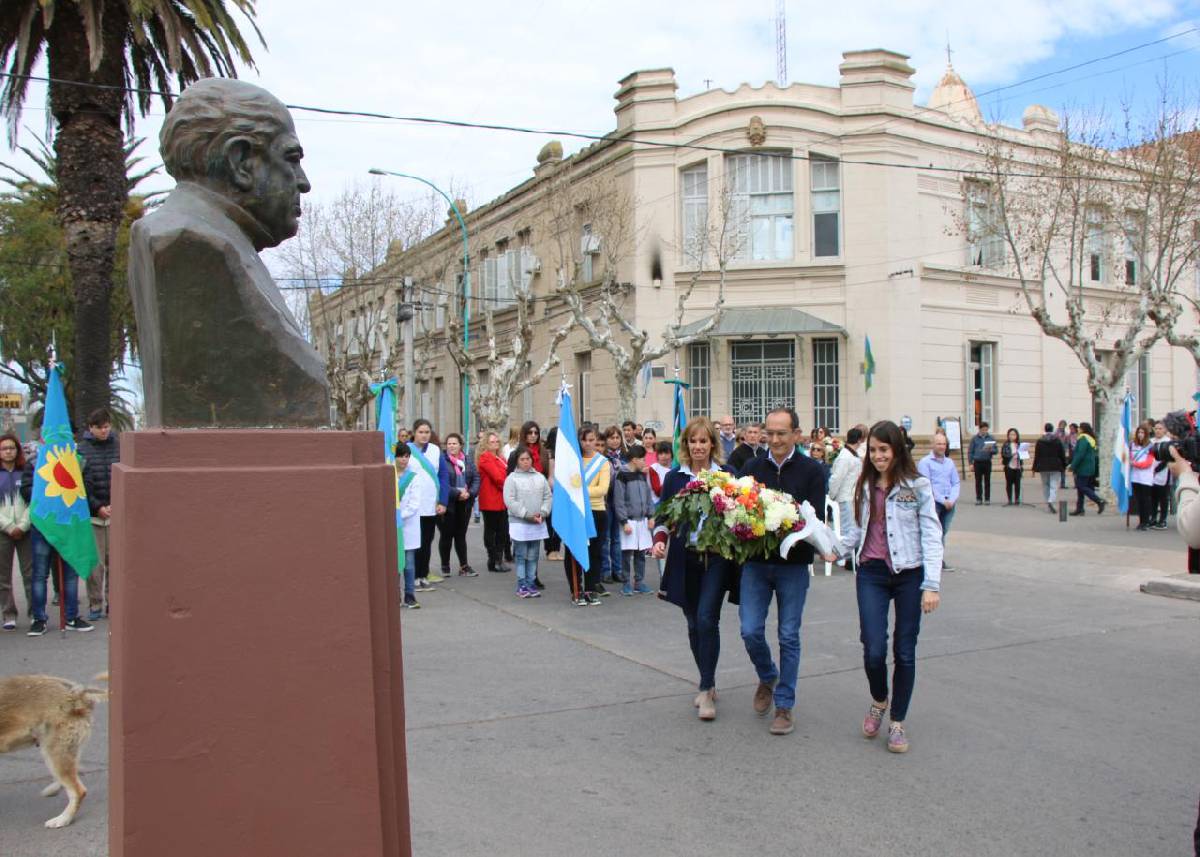 EL INTENDENTE MARCOS PISANO PARTICIPÓ DEL ACTO POR EL DÍA DEL MAESTRO