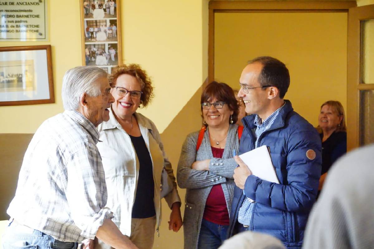 EL INTENDENTE PISANO VISITÓ EL HOGAR SAN VICENTE DE PAUL