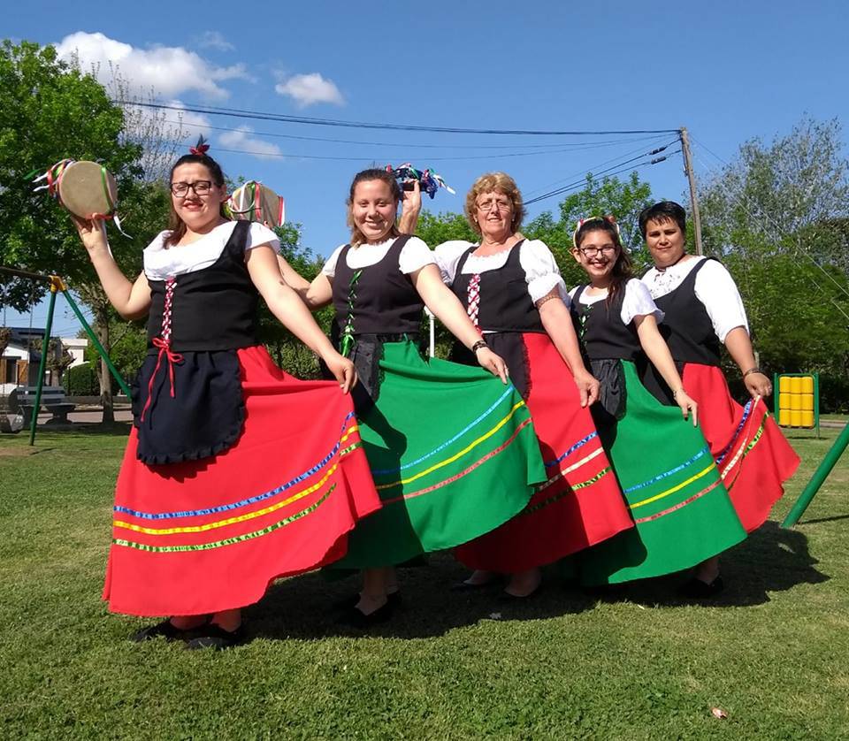 FIESTA DE LAS COLECTIVIDADES