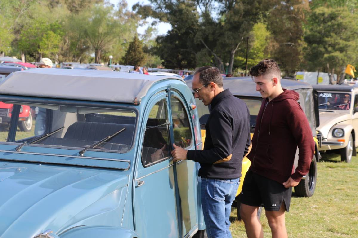 EL INTENDENTE PISANO ACOMPAÑÓ EL PRIMER ENCUENTRO SOLIDARIO DE CITROËN 