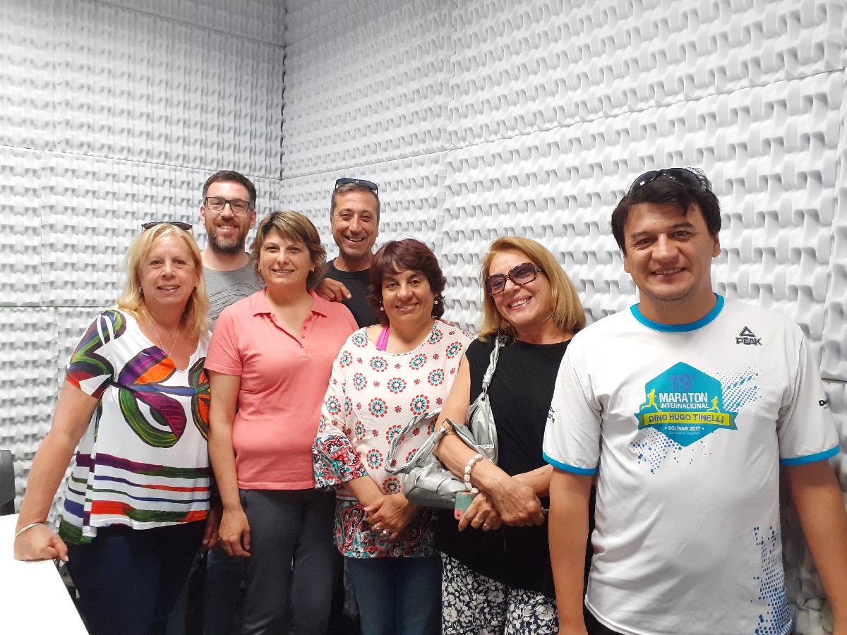 ALUMNAS DEL TALLER LITERARIO GRABARON RELATOS PROPIOS EN LA RADIO DEL DIAT