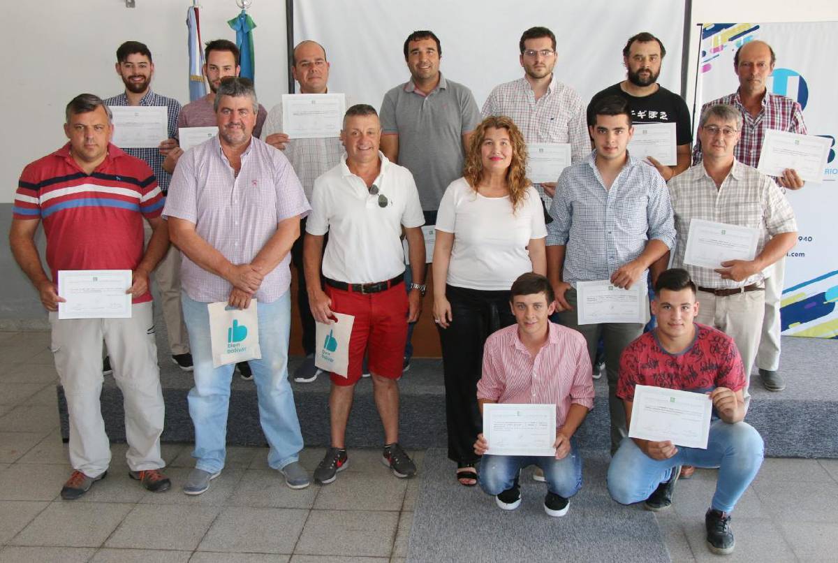 CULMINARON LAS DIPLOMATURAS QUE BRINDÓ LA MUNICIPALIDAD EN EL CRUB