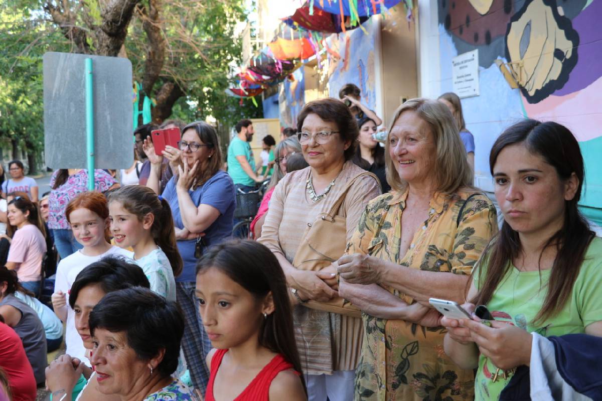 LA INTENDENTA NATIELLO ACOMPAÑÓ LA MUESTRA DE LA ESCUELA ESTÉTICA