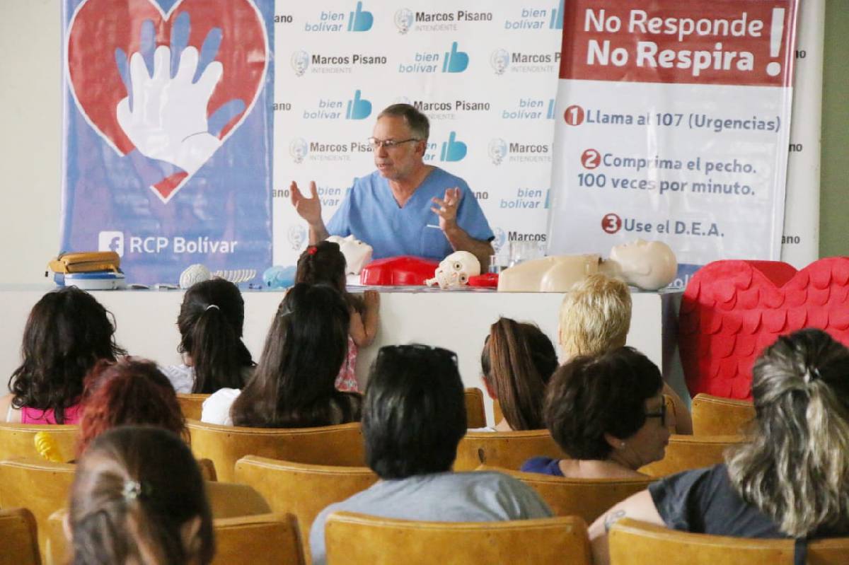 LA MUNICIPALIDAD BRINDÓ UNA CAPACITACIÓN SOBRE RCP Y PRIMEROS AUXILIOS AL PERSONAL MUNICIPAL