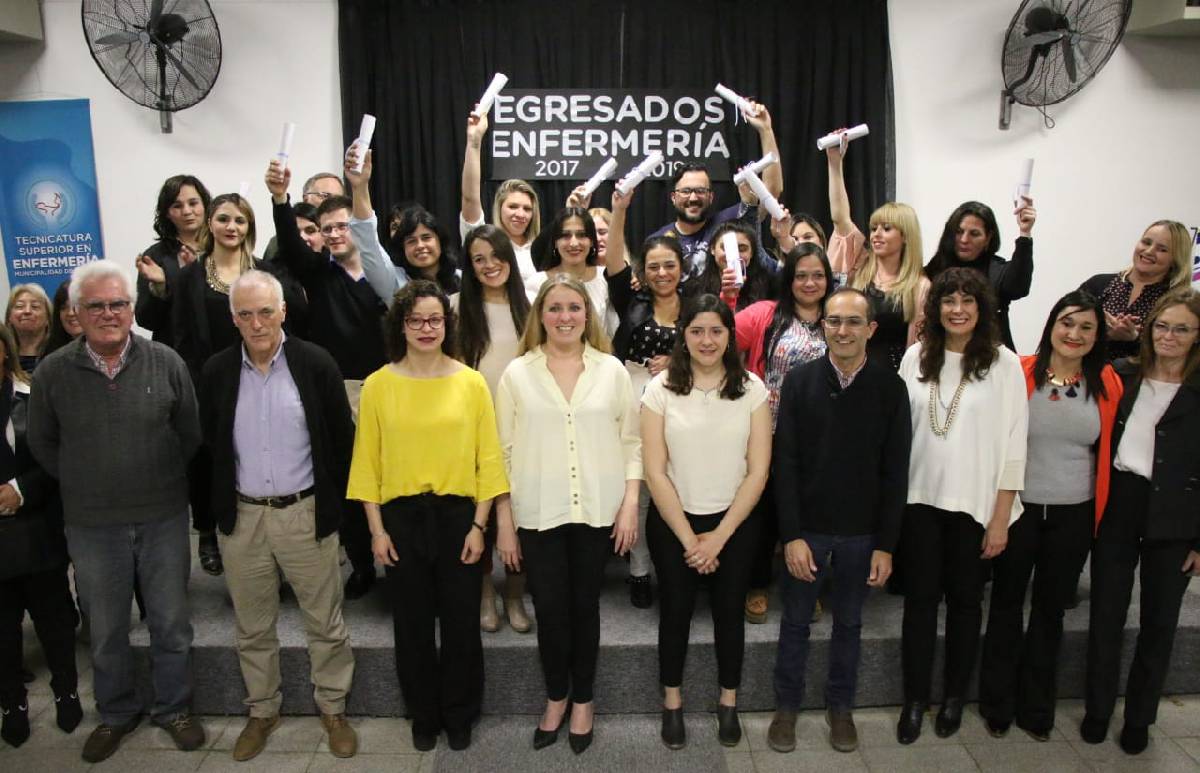 EGRESADAS DE ENFERMERÍA RECIBIRÁN SU DIPLOMA