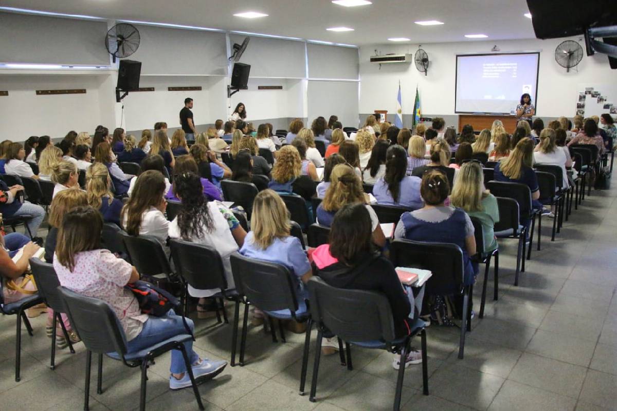 LAS ÁREAS DE SALUD Y DERECHOS HUMANOS DE LA MUNICIPALIDAD PARTICIPARON DE UNA PLENARIA DE EDUCACIÓN