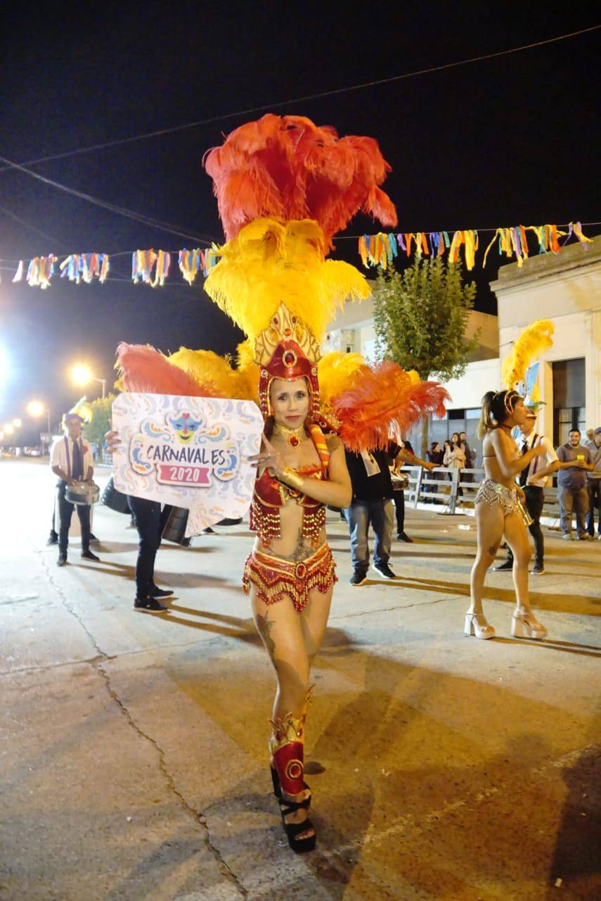 URDAMPILLETA VIVIÓ UNA FIESTA EN LA PRIMERA NOCHE DE CARNAVAL