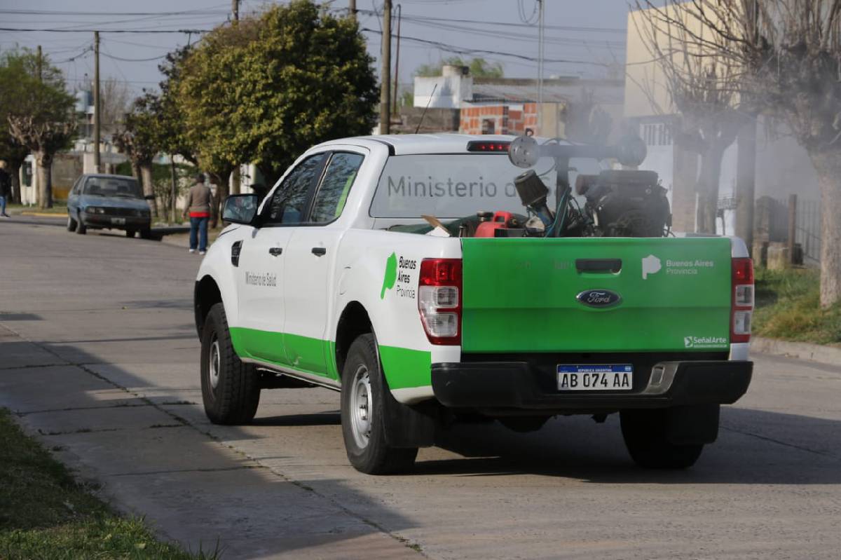 ZOONOSIS CONTINÚA CON LA CAMPAÑA DE PULVERIZACIÓN EN TODO EL PARTIDO DE BOLÍVAR