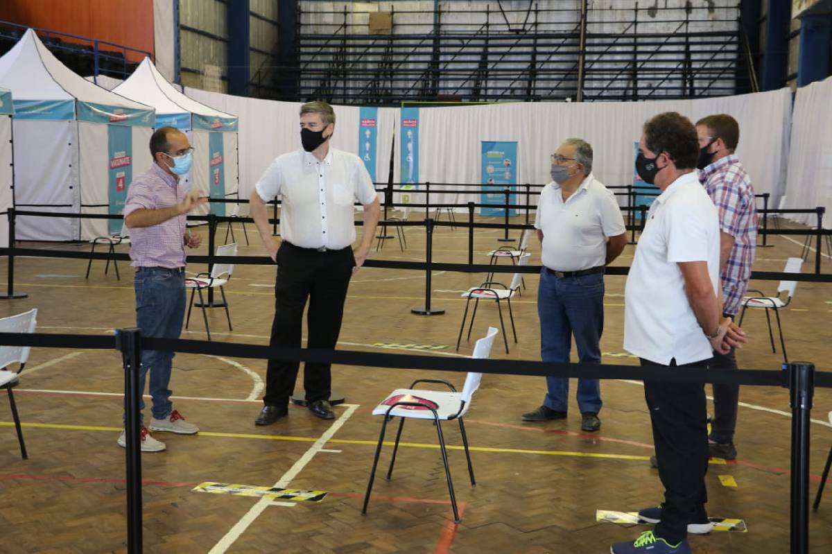 PISANO SE REUNIÓ CON REPRESENTANTES DE LA CÁMARA COMERCIAL