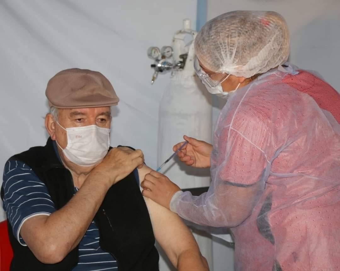 SE SOLICITA LA INSCRIPCIÓN DE PERSONAS MAYORES DE 60 AÑOS AL PLAN DE VACUNACIÓN COVID-19