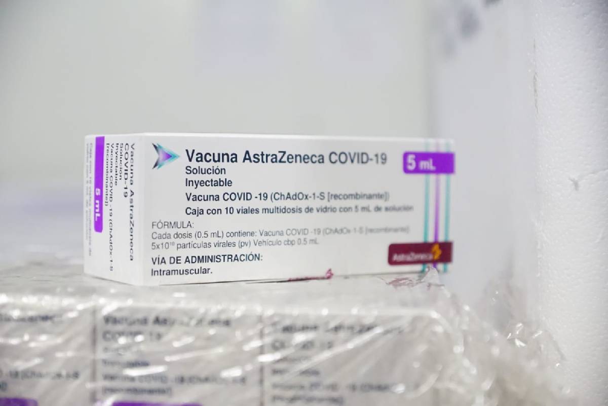 900 DOSIS DE ASTRAZENECA ARRIBARON AL CENTRO VACUNATORIO COVID-19