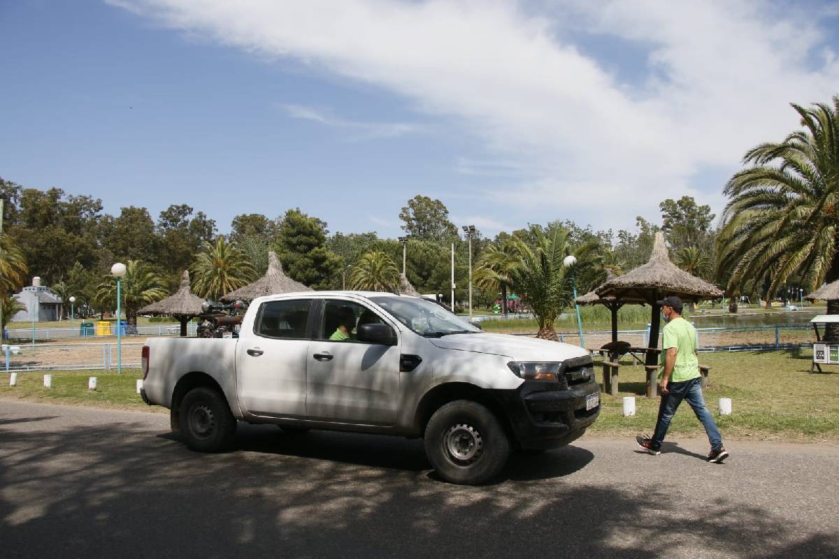 ZOONOSIS JUNTO A LA DIRECCIÓN PROVINCIAL DE EPIDEMILOGÍA PULVERIZÓ EN BOLÍVAR