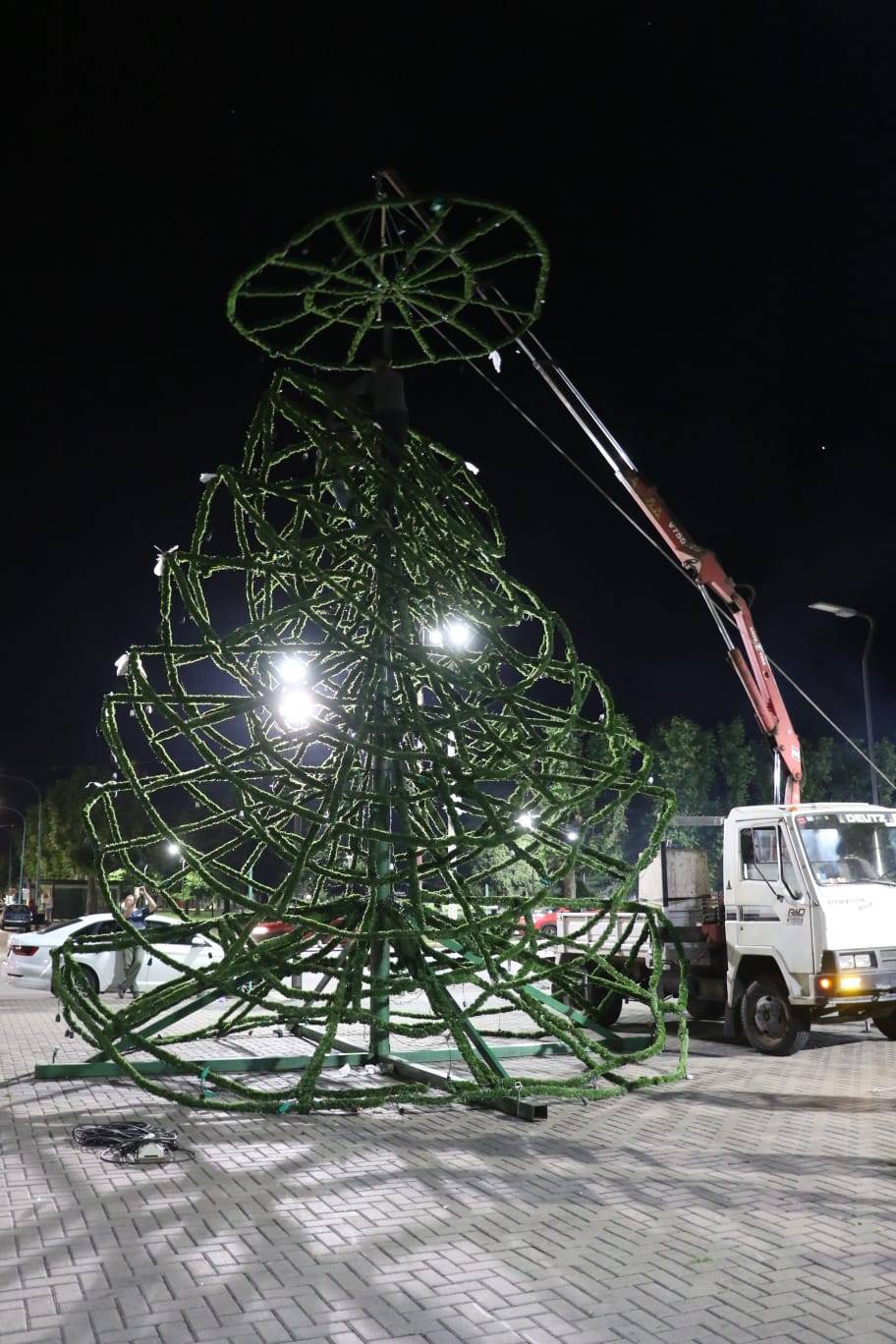 EL MUNICIPIO SE PREPARA PARA ENCENDER LAS LUCES DEL ÁRBOL DE LOS SUEÑOS EN EL CENTRO CÍVICO