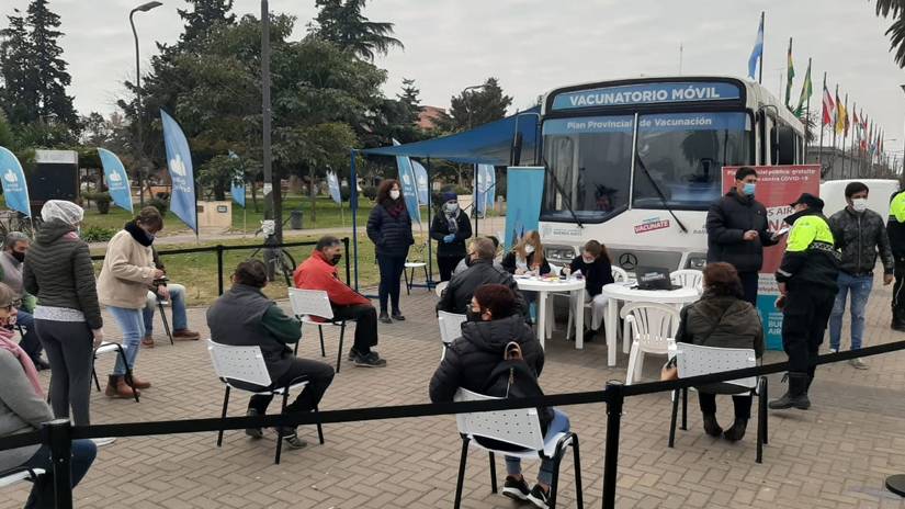 COMIENZA LA VACUNACIÓN LIBRE DE DOSIS DE REFUERZO PARA PERSONAS MAYORES DE 30 AÑOS