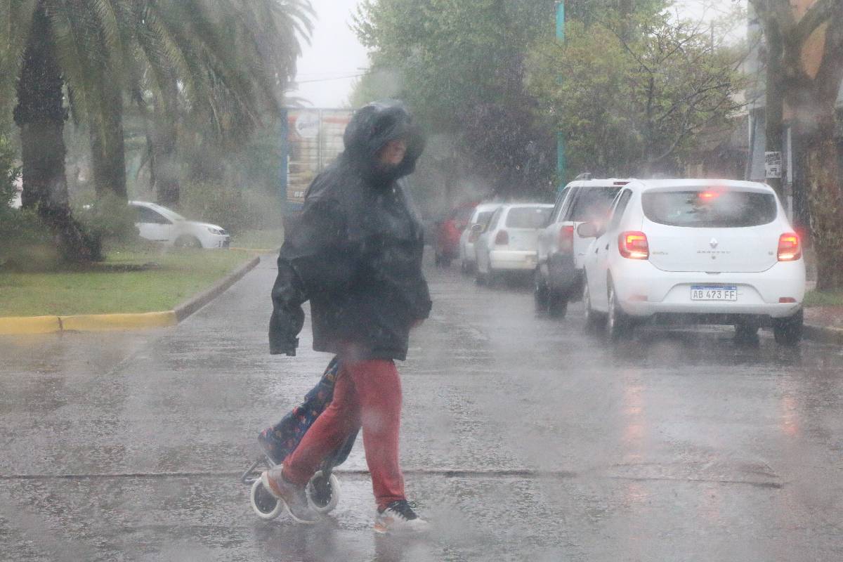 RIGE UN ALERTA POR TORMENTAS Y VIENTOS PARA LA TARDE-NOCHE