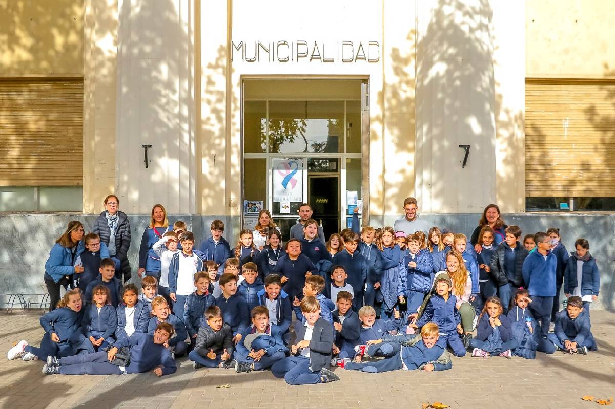 ESTUDIANTES DEL COLEGIO CERVANTES VISITARON EL PALACIO MUNICIPAL