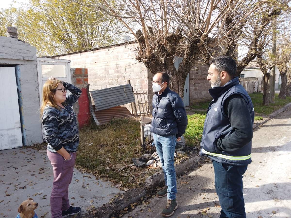 EL INTENDENTE PISANO RECORRIÓ LA OBRA DE PAVIMENTACIÓN EN BARRIO COLOMBO Y SAN JUAN
