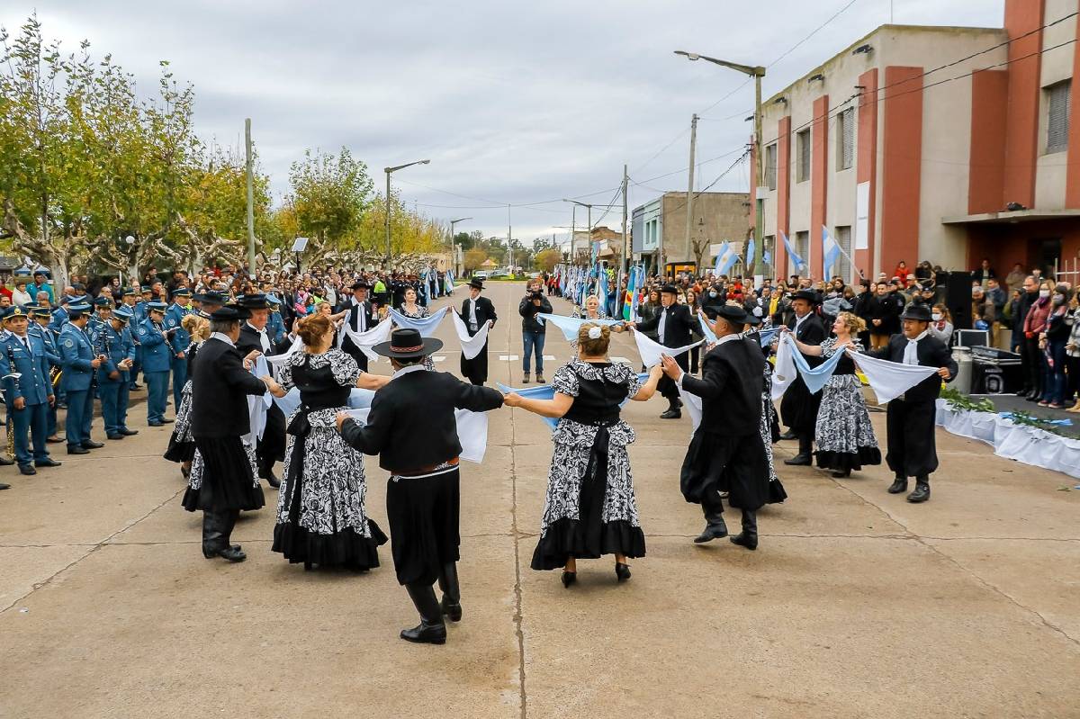 BOLÍVAR Y LAS LOCALIDADES CELEBRAN EL 25 DE MAYO CON LA FIESTA DEL LOCRO GIGANTE