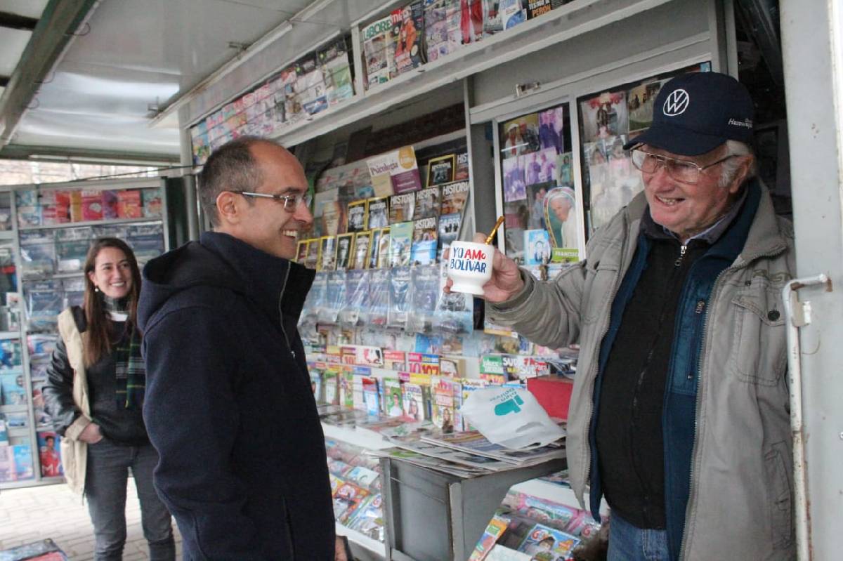PISANO VISITÓ EL HISTÓRICO PUESTO DE REVISTAS “TURULITO” EN SU 20 ANIVERSARIO