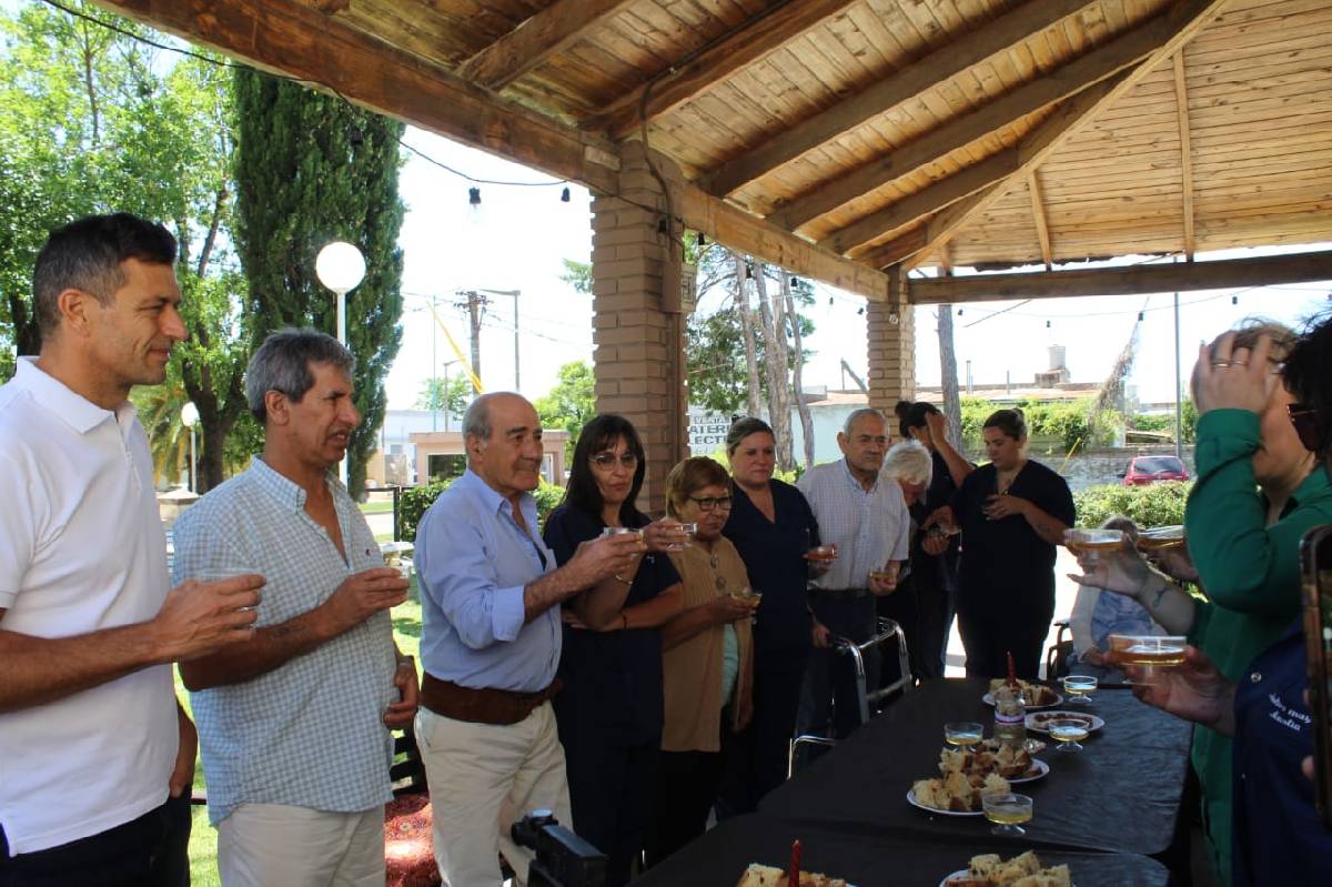 EL INTENDENTE INTERINO EDUARDO BUCCA REALIZÓ EL BRINDIS DE FIN DE AÑO